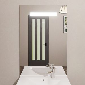 Miroir lumineux ELEGANCE 70x105 cm - bandeau LED central en haut du miroir - interrupteur sensitif en bas