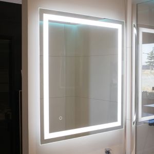 Miroir LED avec antibuée et interrupteur sensitif VISTA 70x80 cm