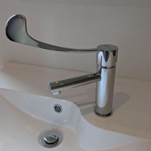 Mitigeur lavabo DOLLY manette avancée adapté PMR
