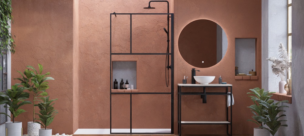 Une salle de bain tendance 2023 mur terracota et meubles style indistriel